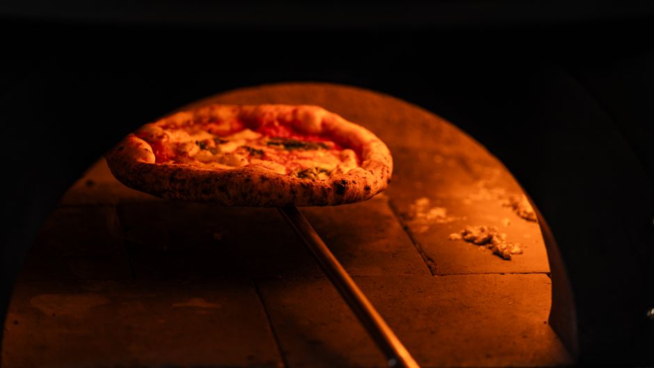 Pizza Toppings That Work in a 60-Second Bake